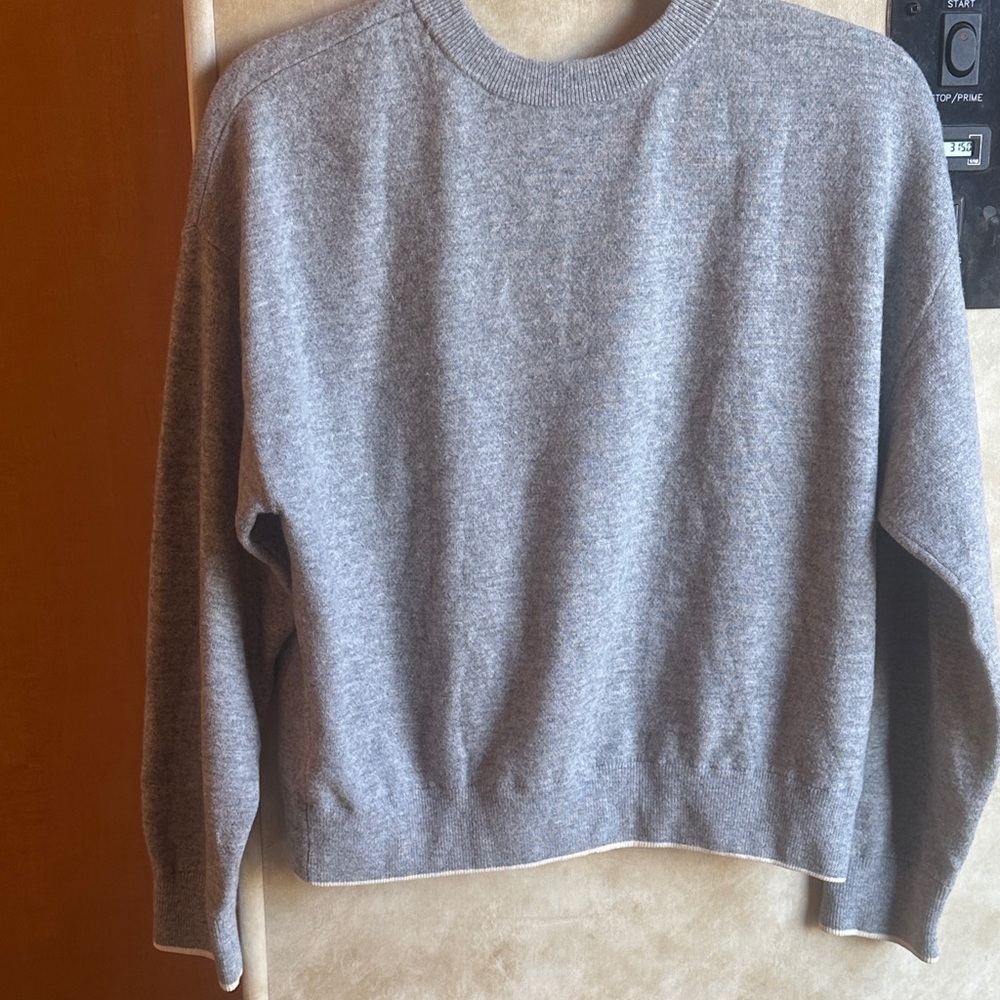 Vince Heather Gray Crew Neck Sweater - Picture 4 of 4